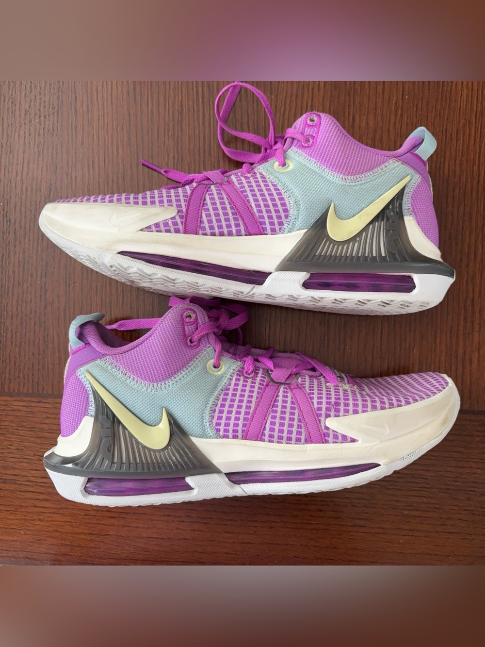 🏀 Nike LeBron Witness 7 basketball shoes - size 9.5 men’s -used 1 season indoors